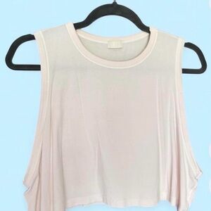 Skims boyfriend crop tank in Marble
Sz Large (fits S-L)